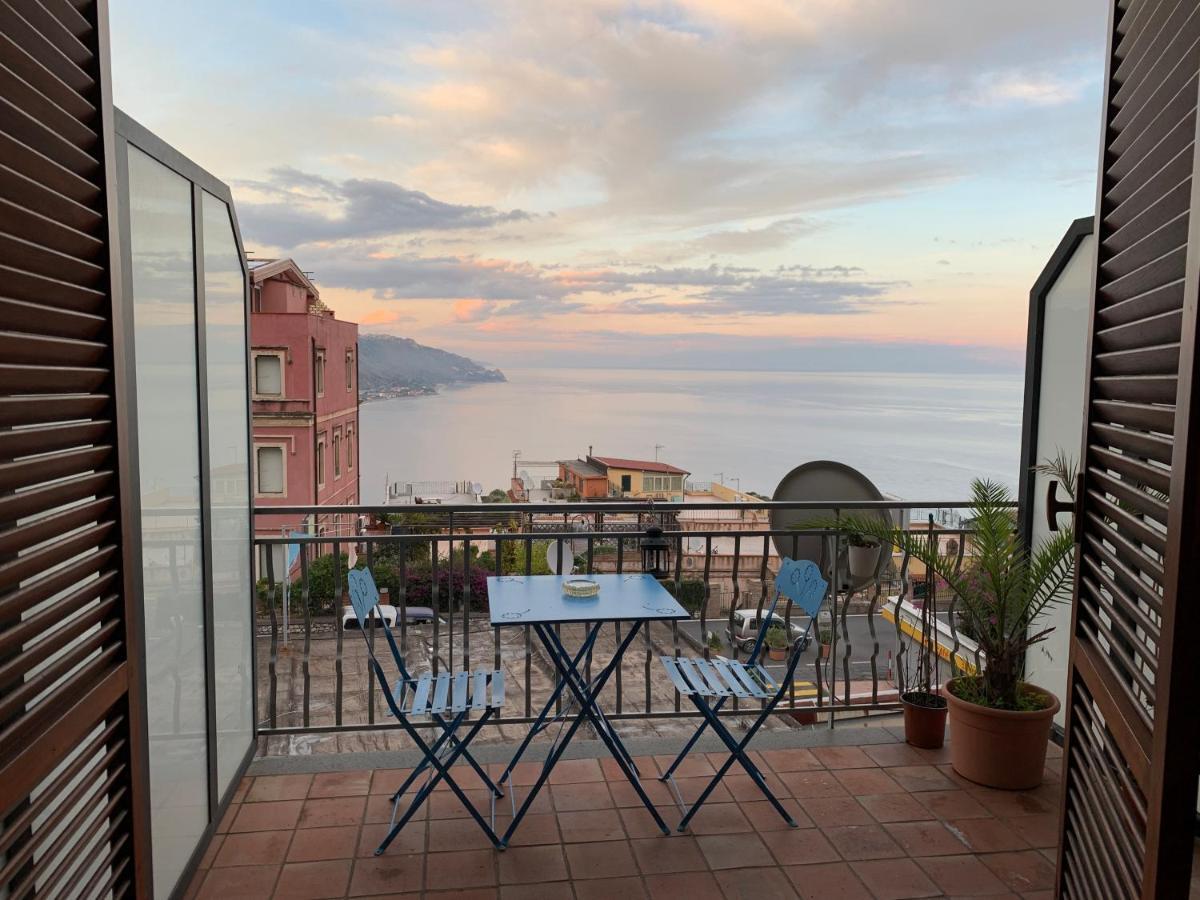 "Sea-See" Studio Taormina Center - Bellissima Vista Mare - Corner Kitchen Exterior foto